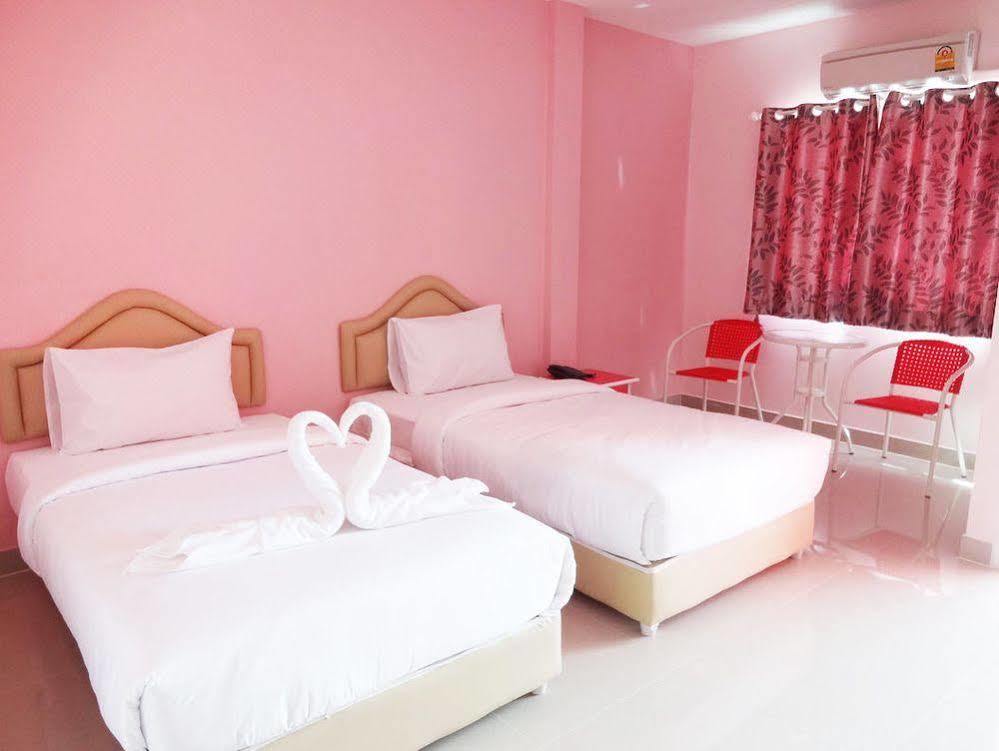 Holland Resort Phuket Екстериор снимка